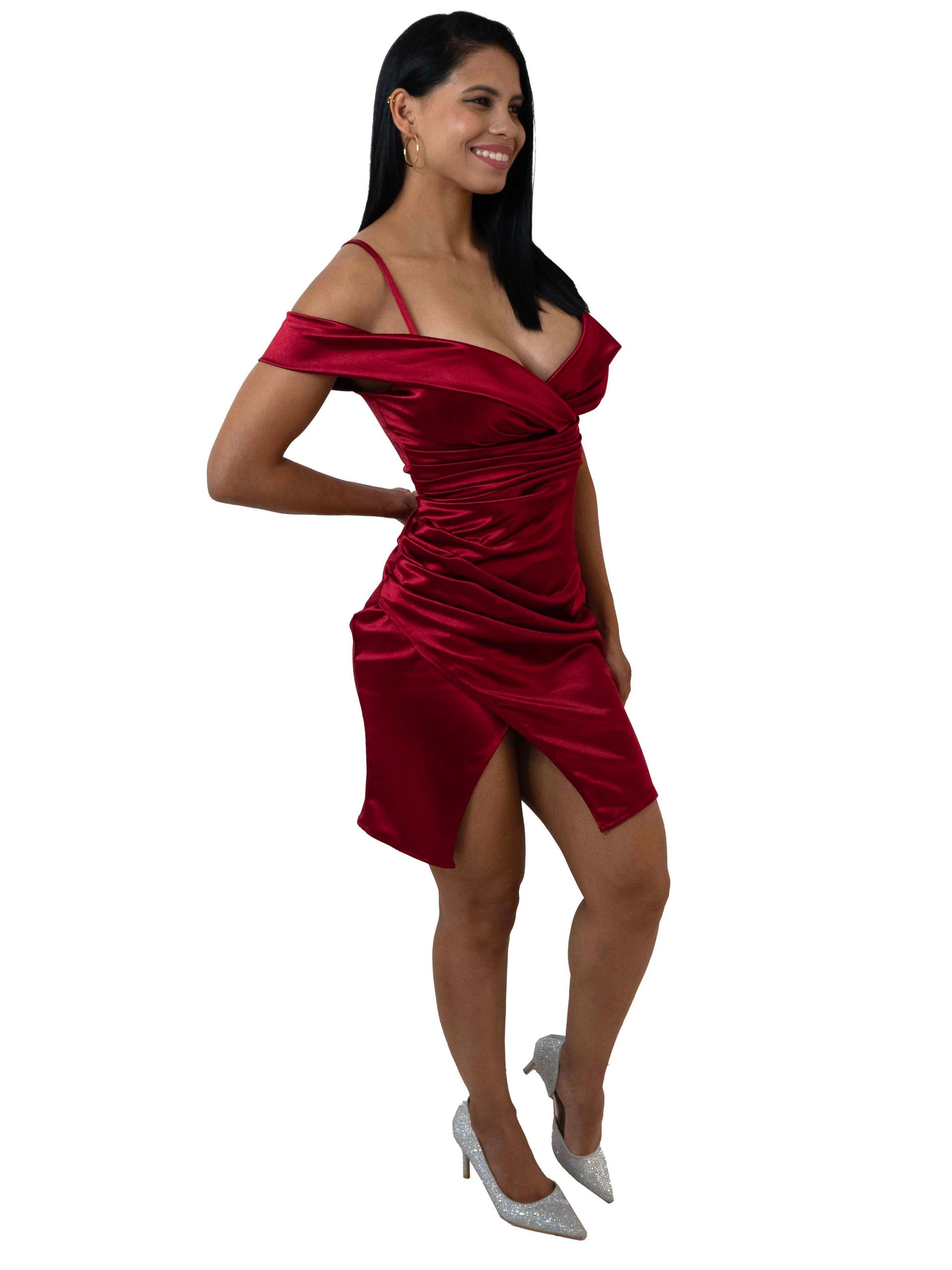 Vestido Corto de Satén con Abertura y Espalda Ajustable – Rojo
