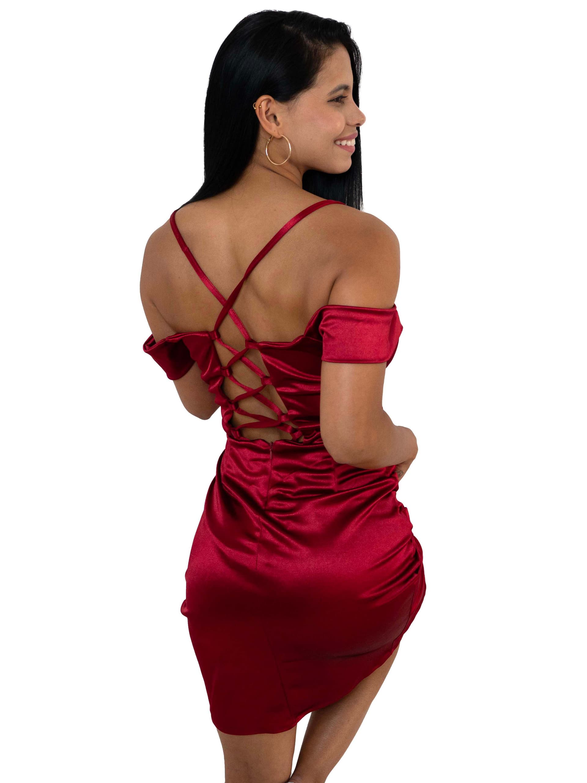 Vestido Corto de Satén con Abertura y Espalda Ajustable – Rojo